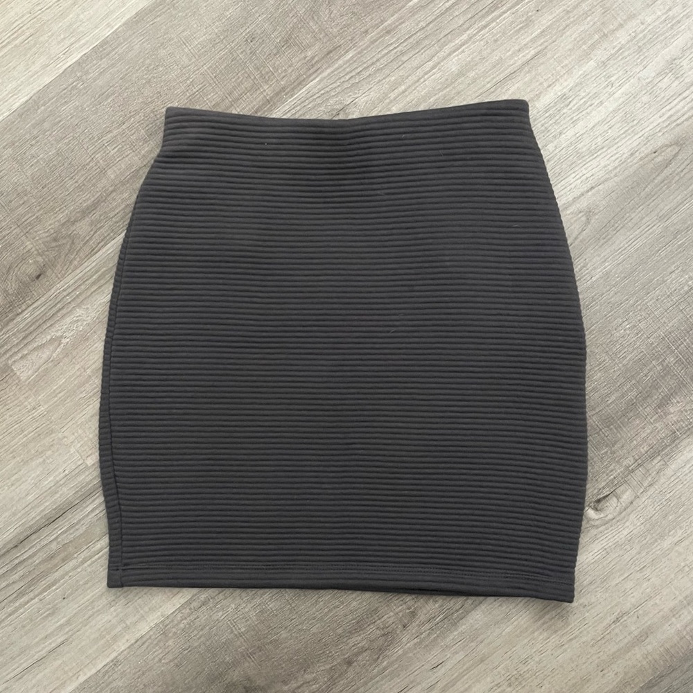 Aritzia Wilfred Free gray ribbed mini skirt size small